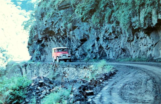 De weg tussen La Paz en de Yungas, de dodenweg.