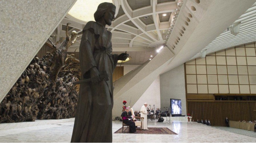 Vaticaanstad, Paus Franciscus bij zijn speech waarin het 2021 toewijdt aan de H. Jozef